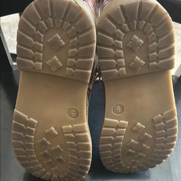 Beige Manmade Upper Shoes - Picture 4 of 7